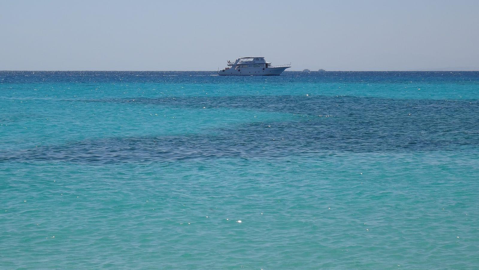 Turquoise water and a boat at Giftun Island off Hurghada